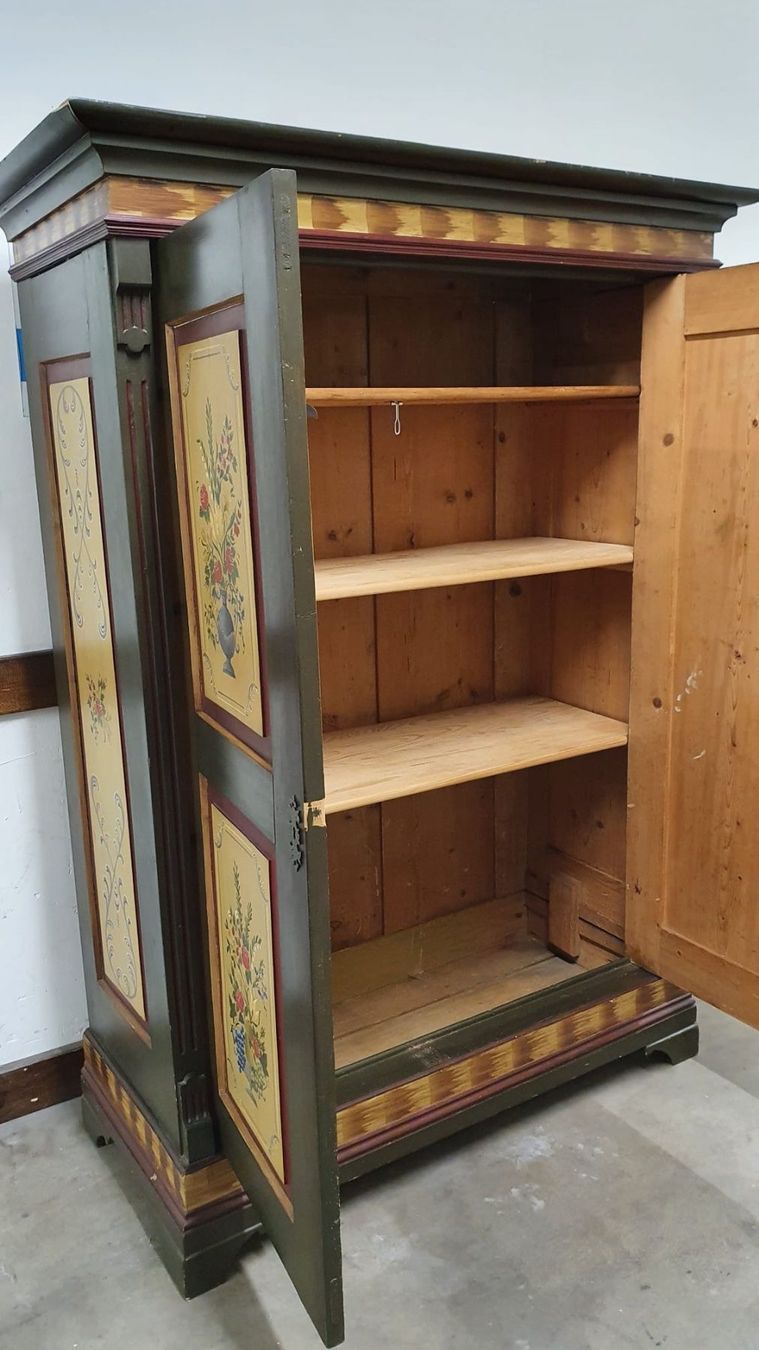 Armadi: ALTE BEMAHLTE SCHRANK ZERLEGBAR – Usato da Dietikon venduto da brocki-eyra 8