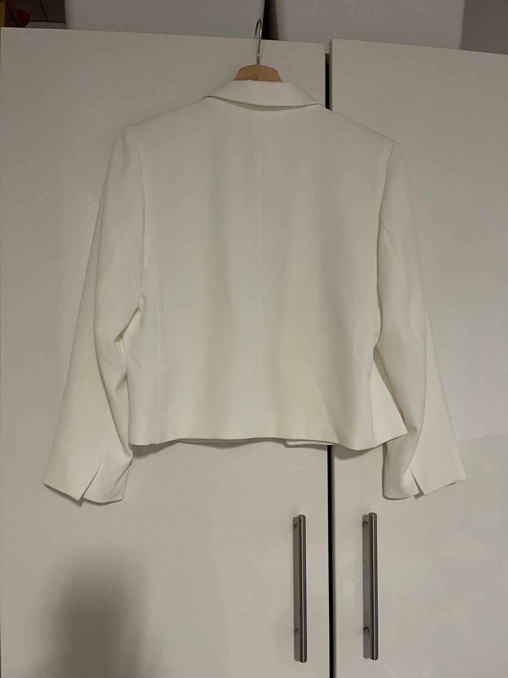 H&M Giacche: Schöner, eierschalen farbiger Blazer, chic, Gr.S, – Usato da Merenschwand venduto da Flabrimi 1