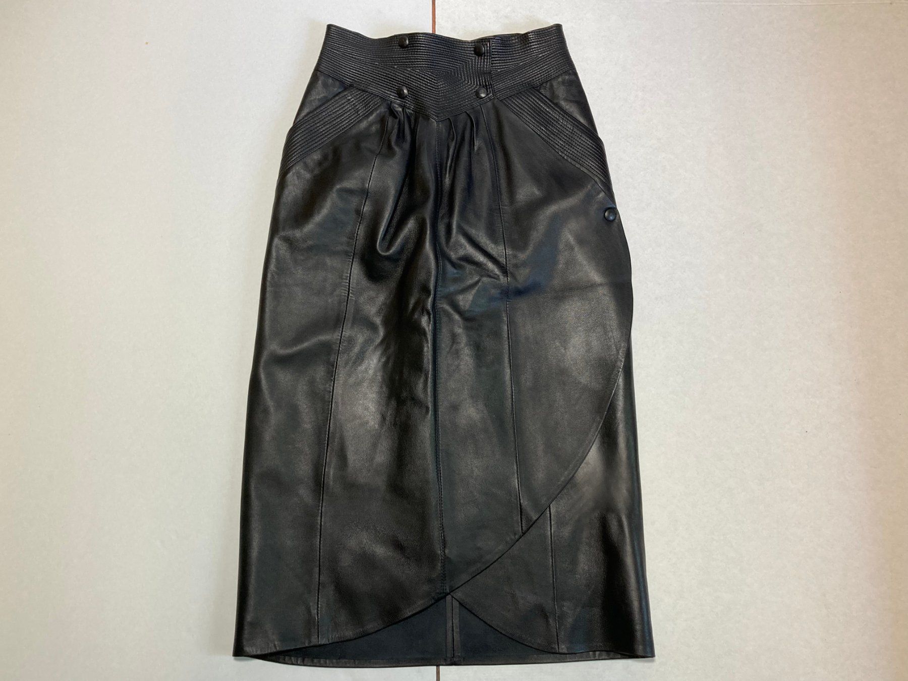 Saint Laurent Vestiti: Vintage YSL Leder Kleid Gr.S – Usato da Zürich venduto da le_souk