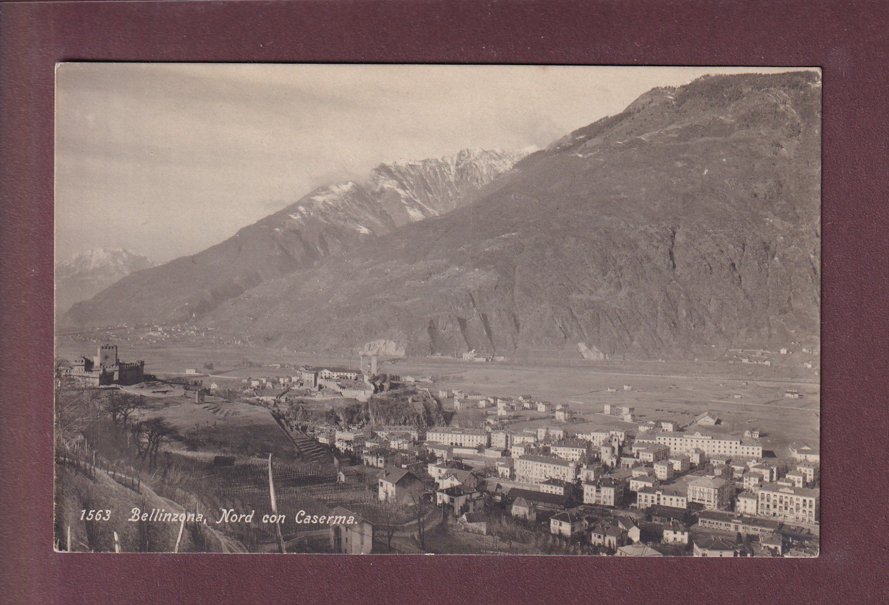 Cartoline postali: BELLINZONA - Nord con Caserna – Usato da Pully venduto da nicecards