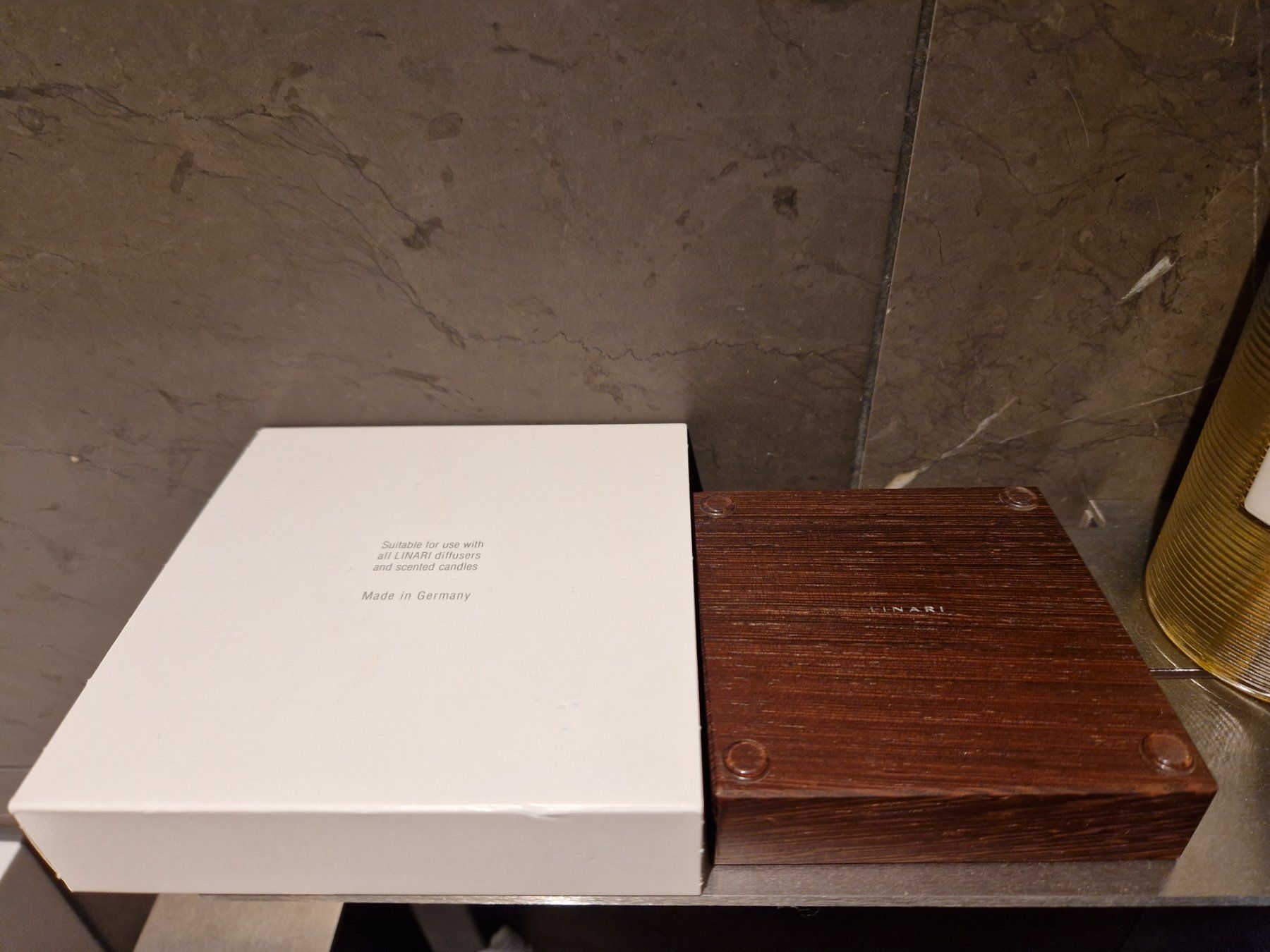 Diffusori di oli essenziali: Linari Luce Art Collection Diffusor + Square Wenge Wood base – Nuovo (secondo la descrizione) da Adliswil venduto da fashionholic 2