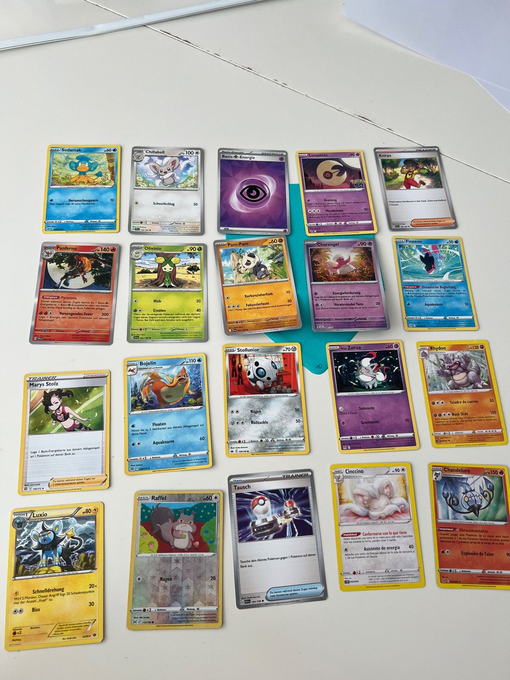 Pokémon Carte collezionabili: 20 Pokemon Karten Set diverse Modelle – Usato da Neuhaus SG venduto da Tanjach
