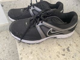 Nike schwarz weiss gebrauchter Zustand