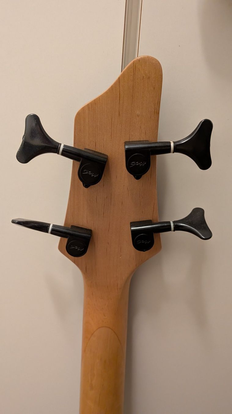Strumenti musicali: Guitare E-bass Stagg – Usato da Apples venduto da lverschu 3