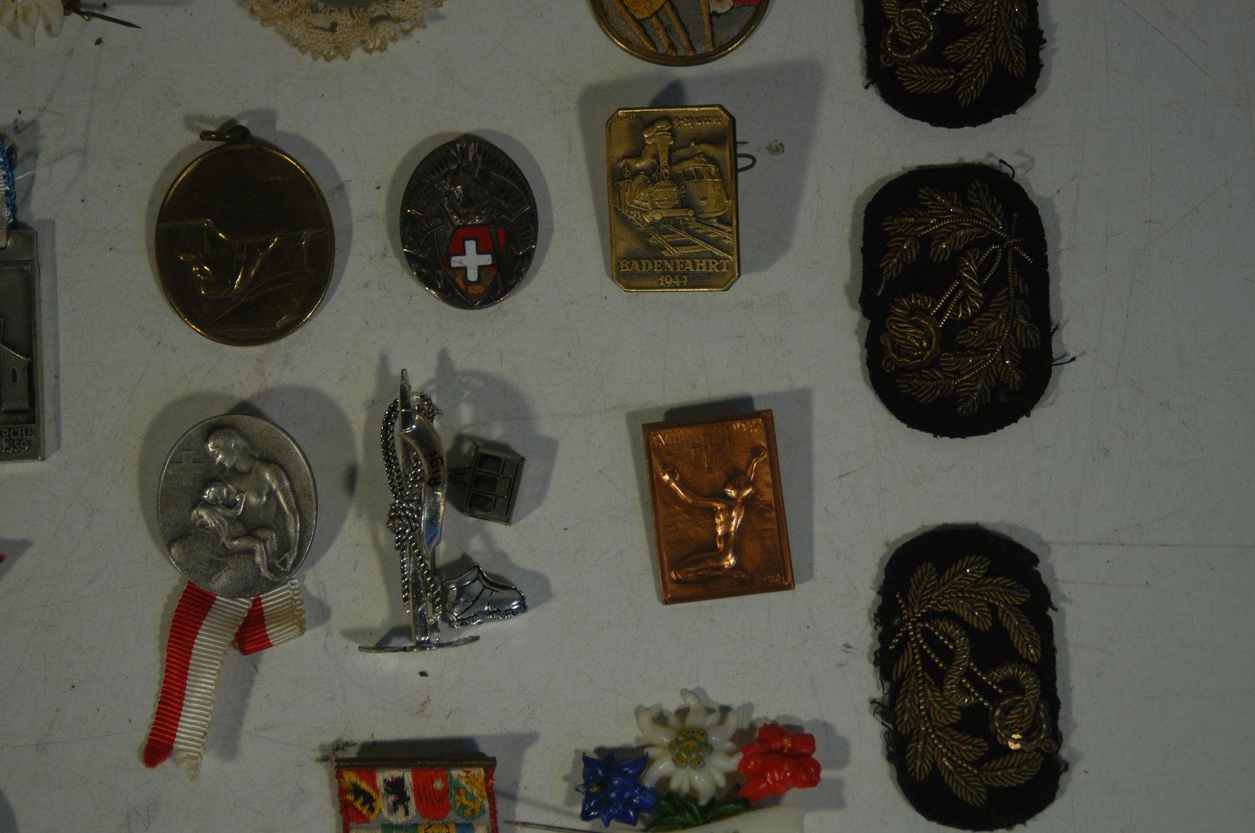 Medaglie: Sammlung: Diverse alte Schweizer Medaillen Anstecker etc. – Usato da Herisau venduto da Wisen 6