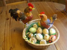 Härzige Oschterdeko: Chörbli mit Hahn, Huhn und Eili 🐣