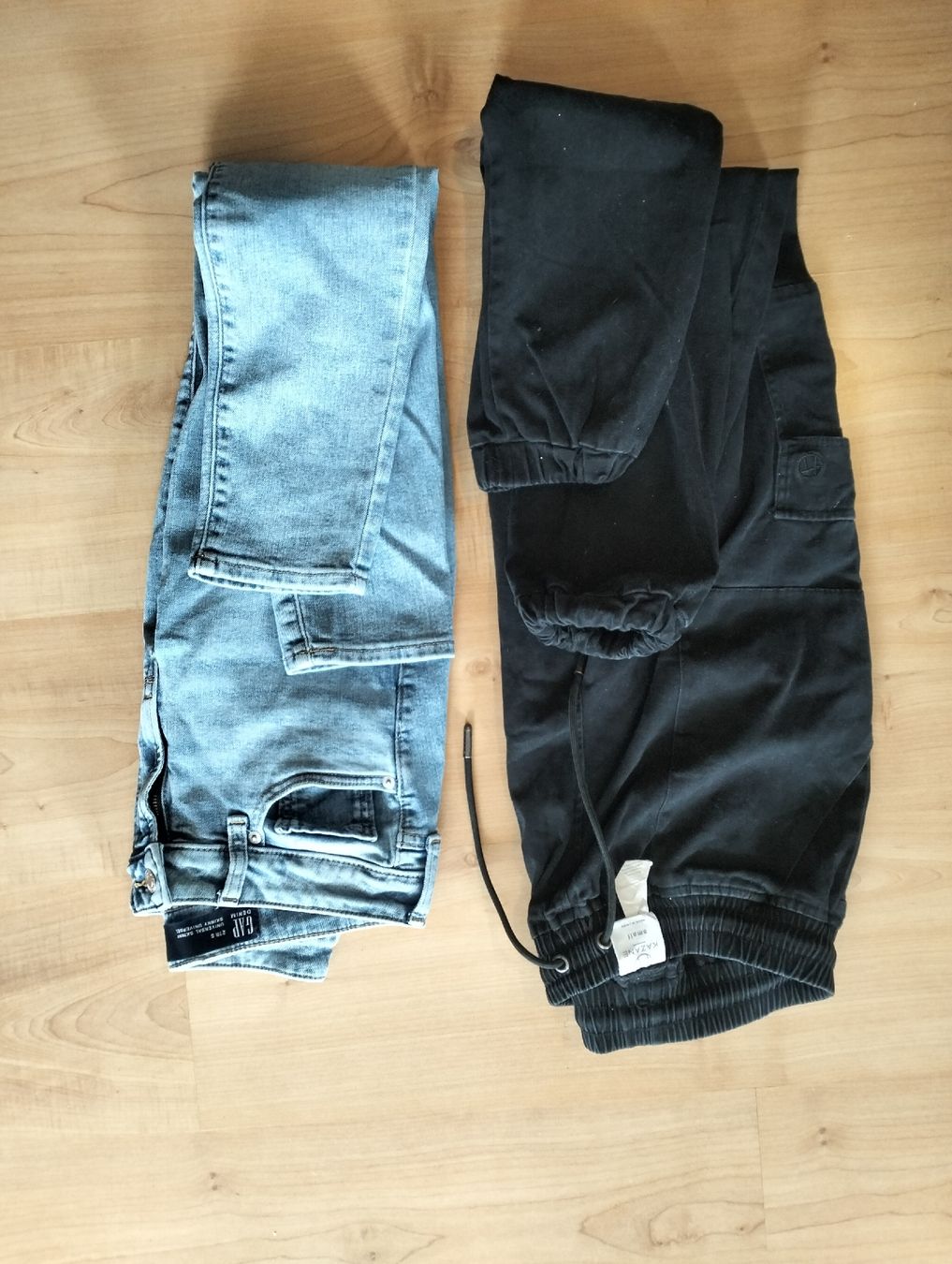 Pantaloni: Jeanspaket gr.s /36 – Nuovo (secondo la descrizione) da Wilen (Sarnen) venduto da anbuu 3