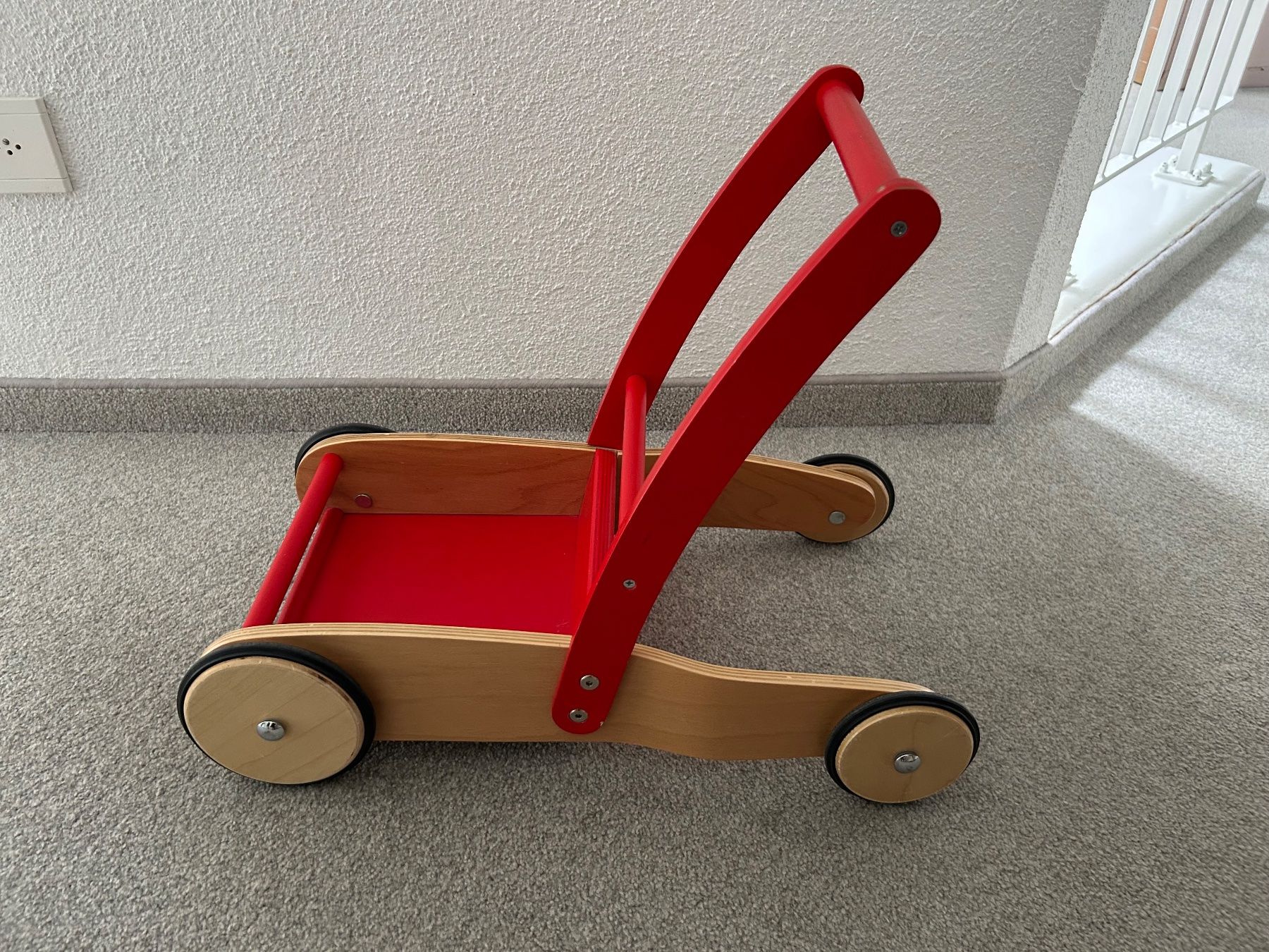 Véhicules pour enfants: Lauflernwagen – D'occasion à Schwyz par lookatit