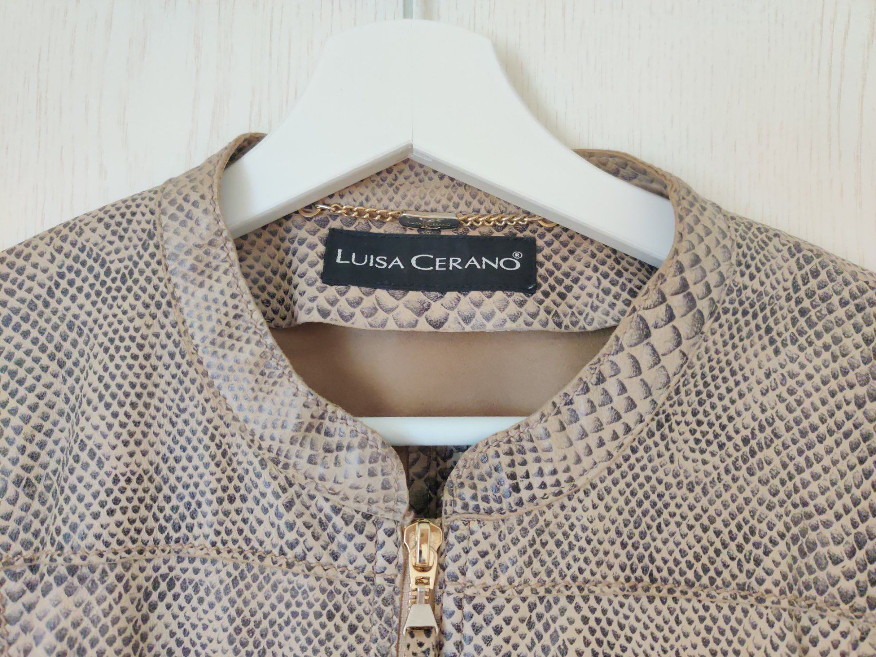 Luisa Cerano Giacche: LUISA CERANO Lammnappa-Lederjacke Schlangenoptik – Usato da St. Gallen venduto da secondhandy111 1