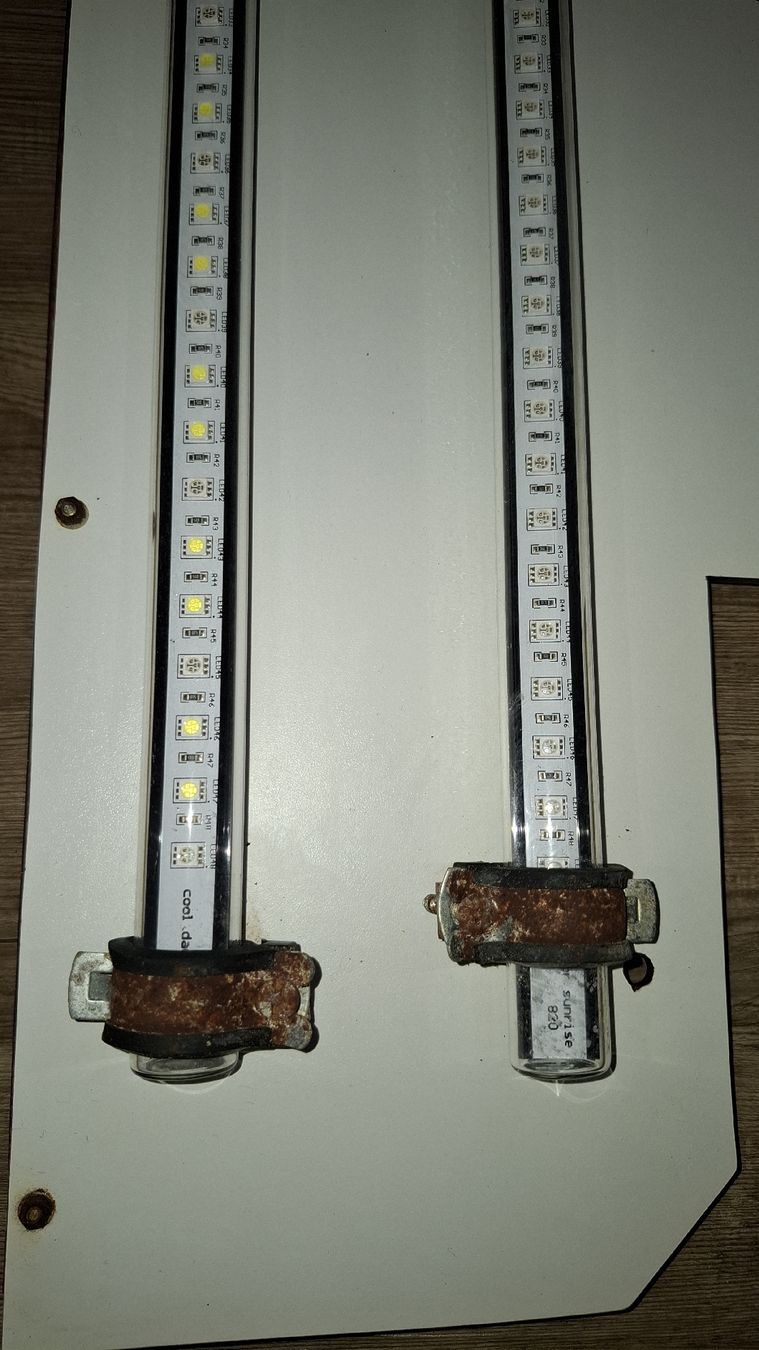 Acquari: Eck-Aquarium mit Licht & Eheim Aussenfilter – Usato da Zollbrück venduto da schnegge070780 2