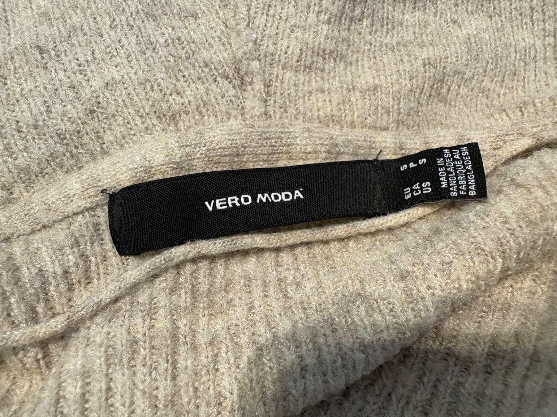 Vero Moda Giacche: Vero Moda Strickjacke mit Kapuze, beige, Gr. S – Usato da Zeihen venduto da Nolu03 2