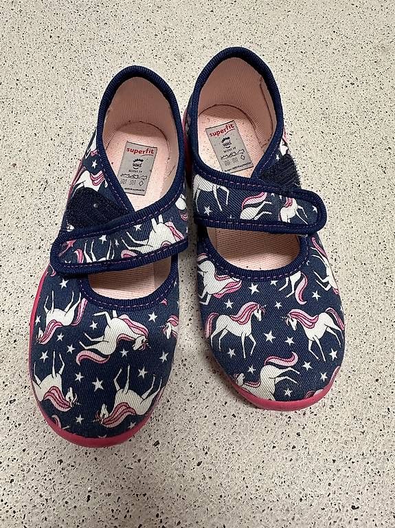 Chaussures filles: Superfit Kinderfinken Gr 27 – D'occasion à Münchenstein par Peke_