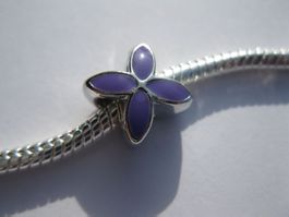 2 Grosslochperlen, Beads, Metallperlen Blüte, lila