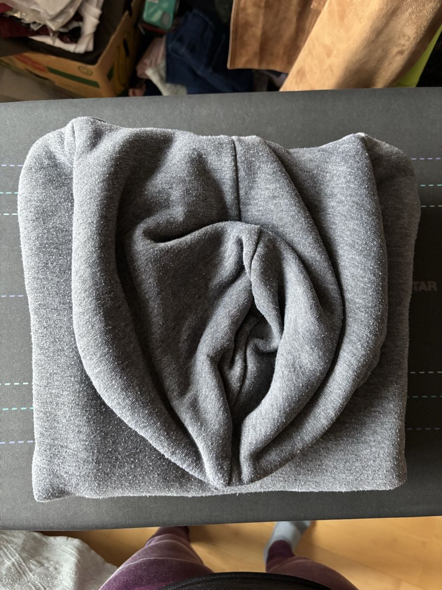 Maglioni & Felpe: Kapuzen Pulli L – Usato da Kesswil venduto da Branca-01