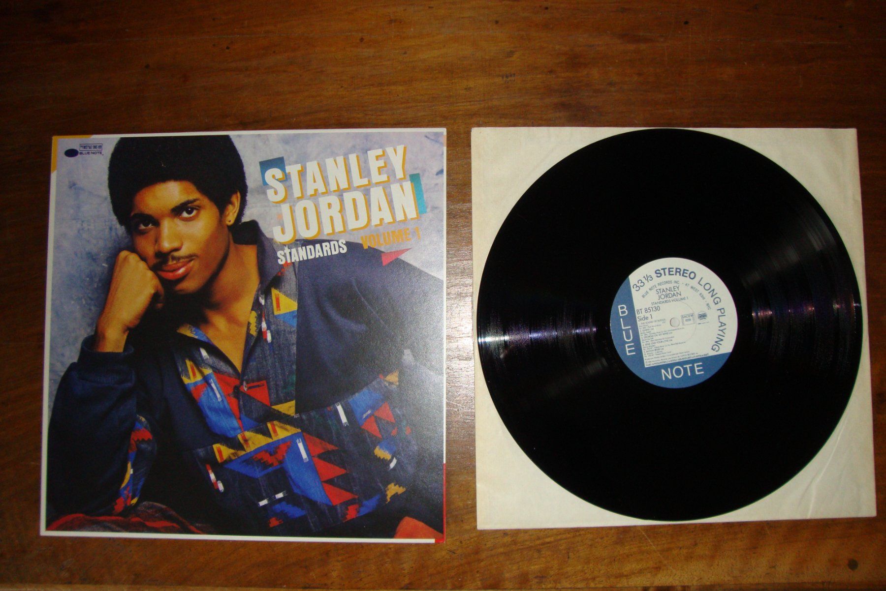 Dischi in vinile: Stanley Jordan - STANDARDS - LP BLUE NOTE 1986 – Usato da Bern venduto da Uli_10_11