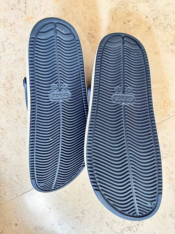 Crocs Chaussures hommes: Crocs, Neuwertig, Gr. M/13 – D'occasion à Muri b. Bern par vij_z5ll 2