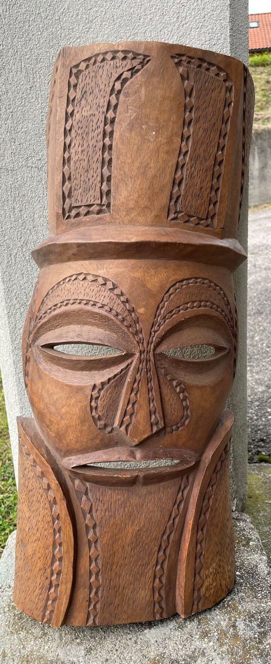 Arte internazionale: MASCHERA TRIBALE NR. 1 – Usato da Giubiasco venduto da PuPa70