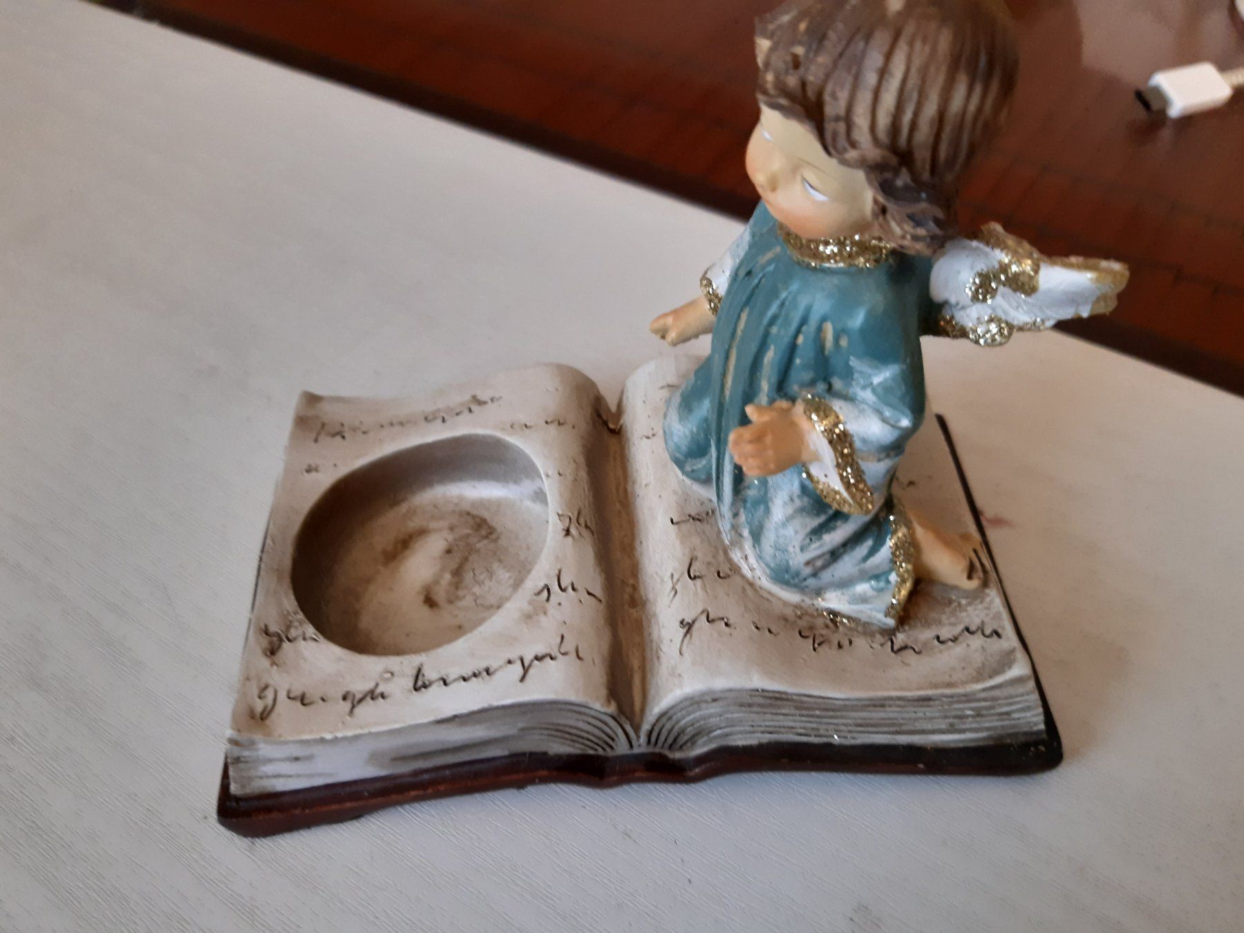 Statuette: Engel auf Buch mit Teelichtfassung – Usato da Domat-Ems venduto da nugipuff 1