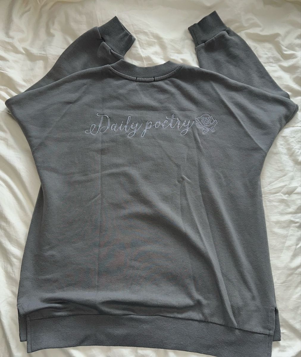 H&M Maglioni & Felpe: Daily Poetry Pullover, Grau, Grösse M, Top Zustand! – Nuovo (secondo la descrizione) da Köniz venduto da lar_m9xk 1