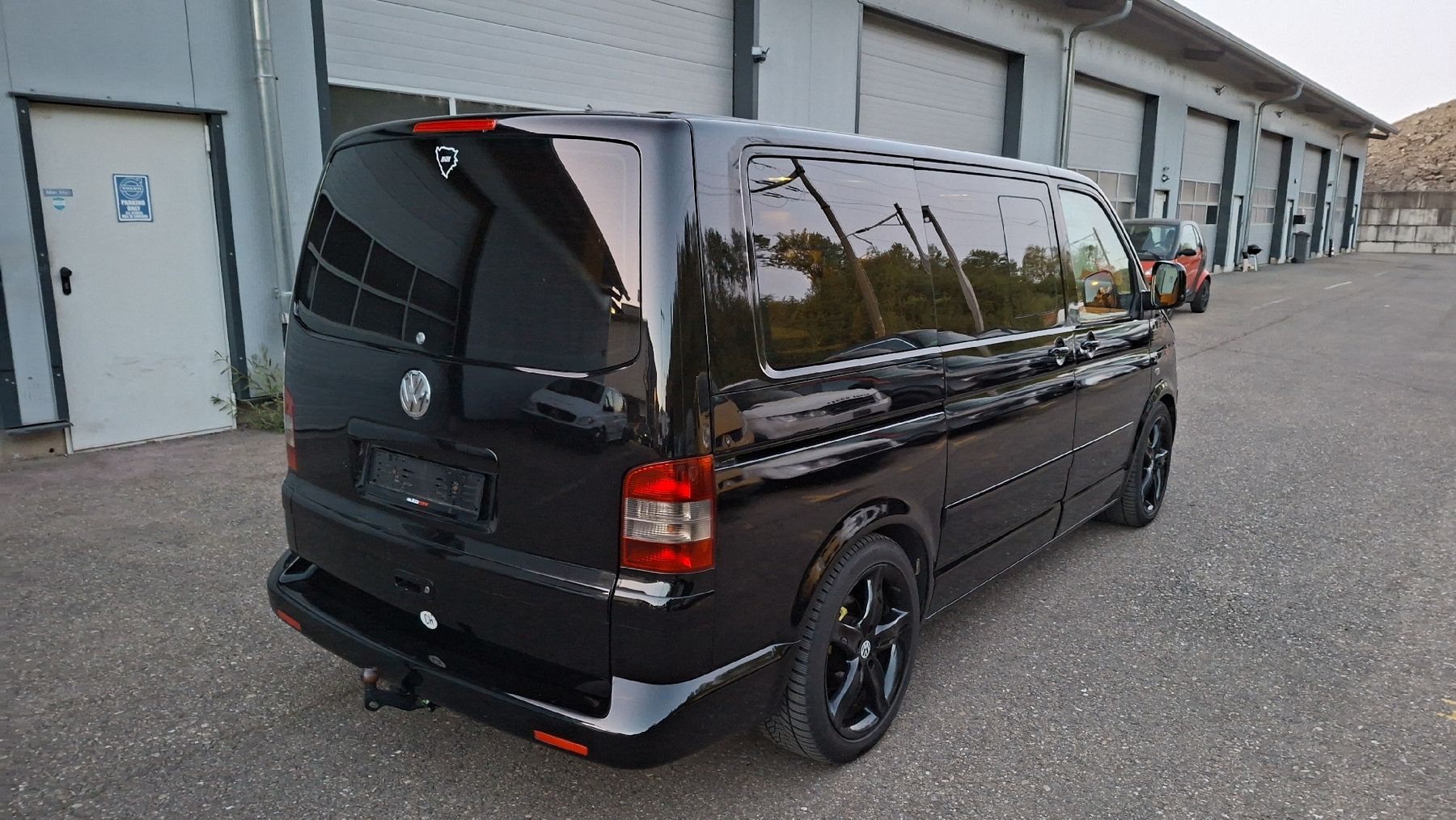 VW Autos: VW T5 Multivan frisch ab MFK – D'occasion à Laufen par asc-tuning 2