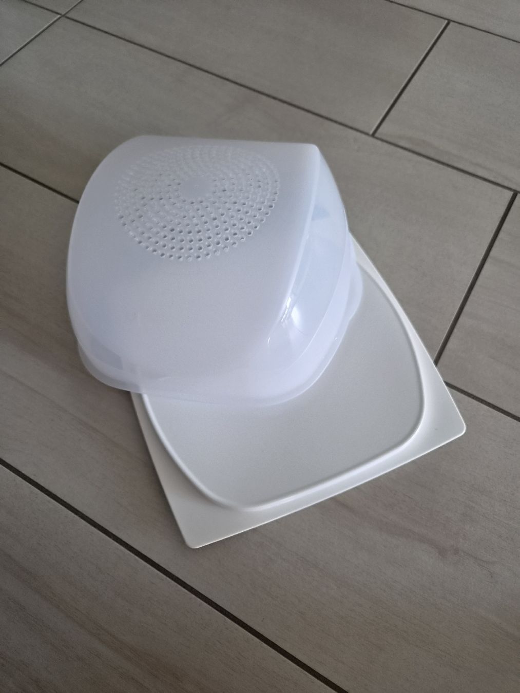 Tupperware Contenitori & Simili: Tupperware Käseglocke klein – Nuovo (secondo la descrizione) da Glattfelden venduto da Leya_Siso 1