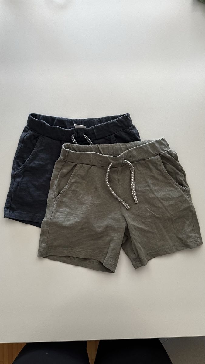 Lotti & Set di vestiti: 2x Lindex shorts - Size 92 – Usato da Zürich venduto da KrisZH