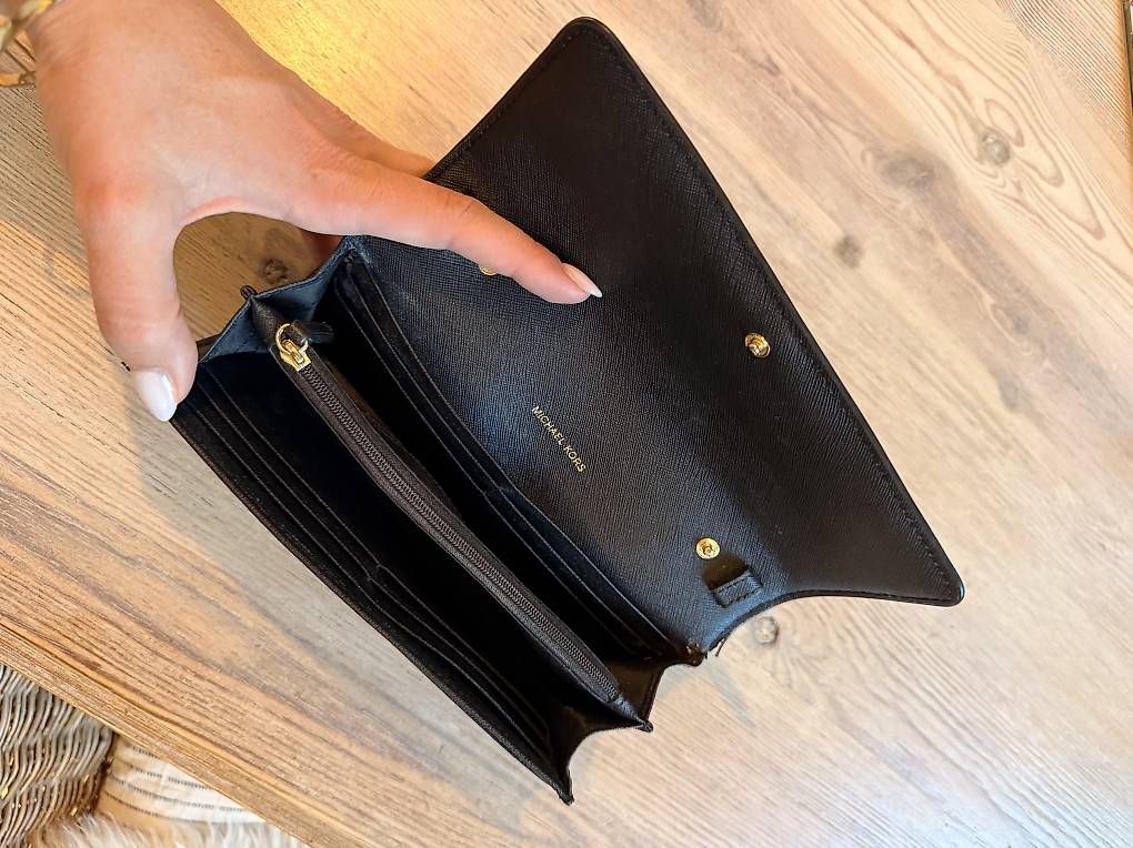 Portemonnaies: Michael Kors Wallet (Schwarz / Gold) – D'occasion à Wallisellen par Fidhof 3
