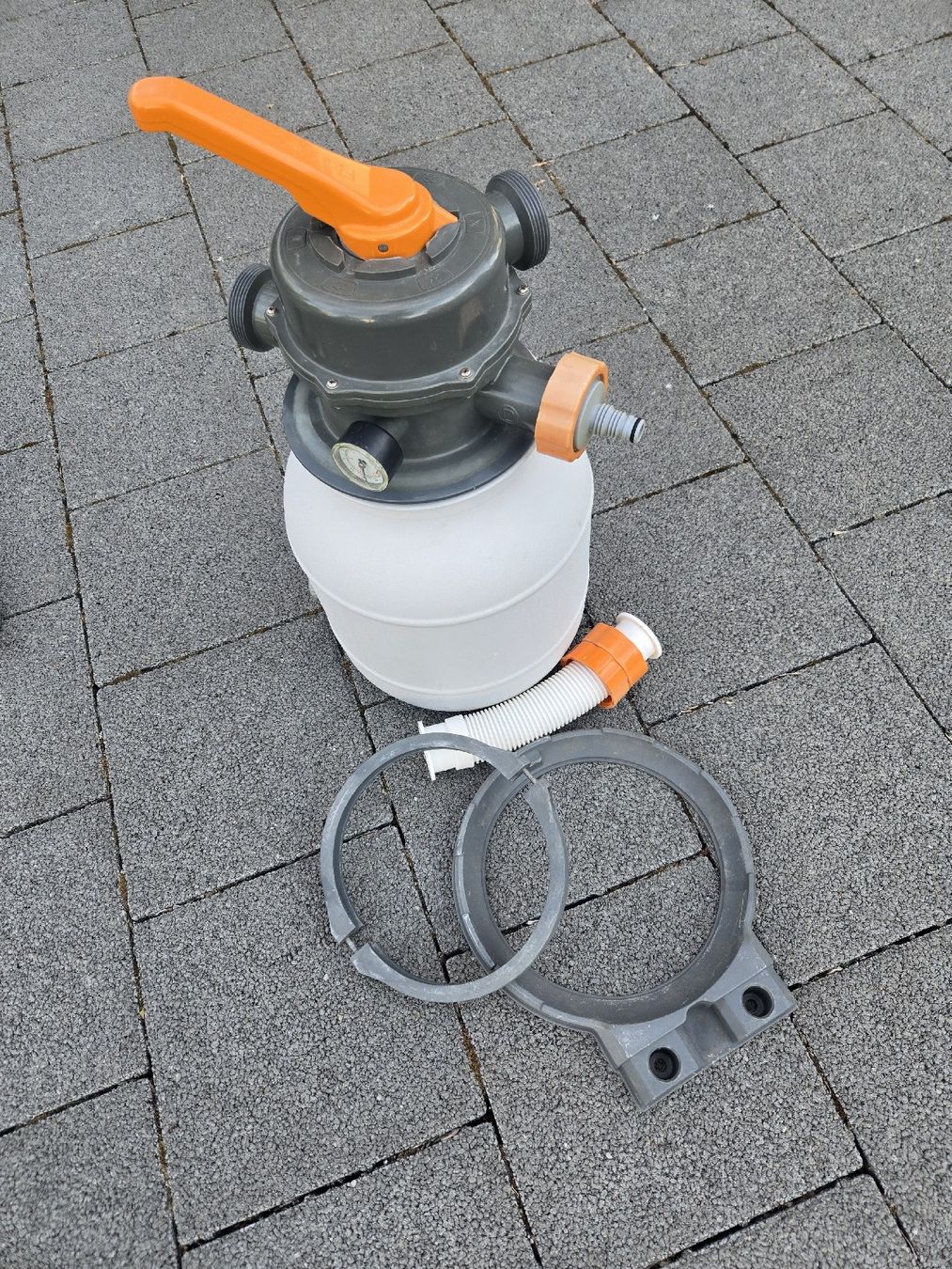 Bestway Accessoires de piscine: Poolpumpe - Sandfilteranlage – D'occasion à Derendingen par Waterfighter 4