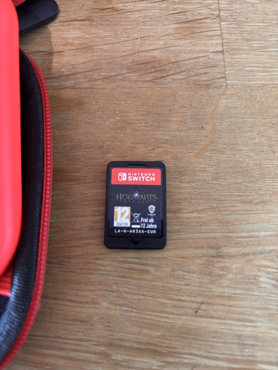 Nintendo Console: Nintendo Switch OLED mit Zubehör und Game, Pro Controller – Usato da Zürich venduto da hiddentreasures_zh 2