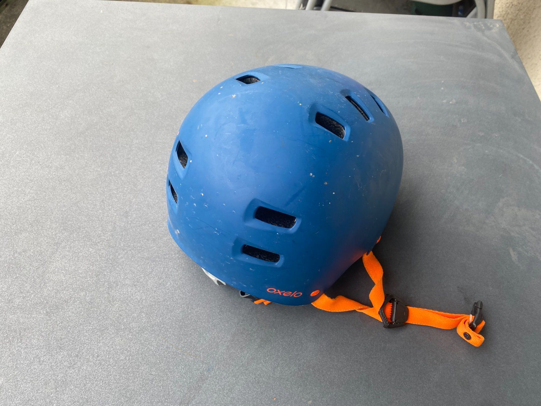 Caschi: Helm / Skater- oder Bikehelm – Usato da Fraubrunnen venduto da mimi190371 1