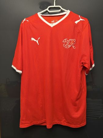 Schweizer Fussballtrikot Puma rot Grösse L neuwertig