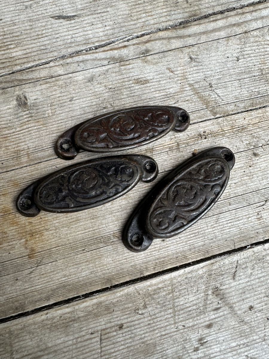 Quincaillerie: 3 Schubladen Griffe Gusseisen – D'occasion à Villmergen par Bezdupe 8