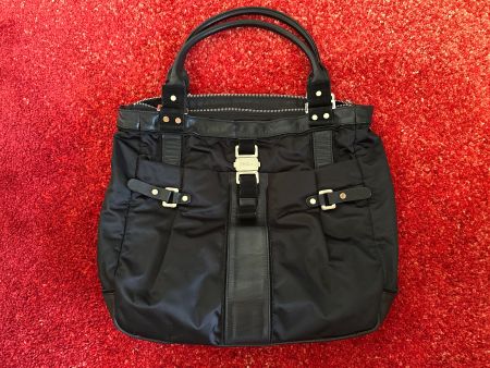 Elegante Furla Handtasche – Schwarz mit edlen Lederdetails