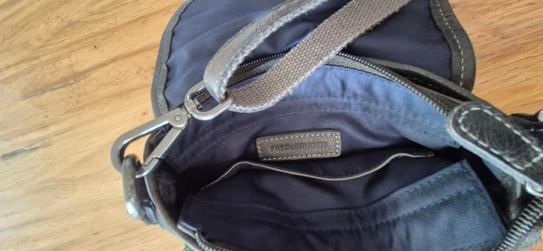 FredsBruder Borse da donna: FREDsBRUDER, Echt Leder Handtasche – Usato da Nottwil venduto da echtMOMO 5