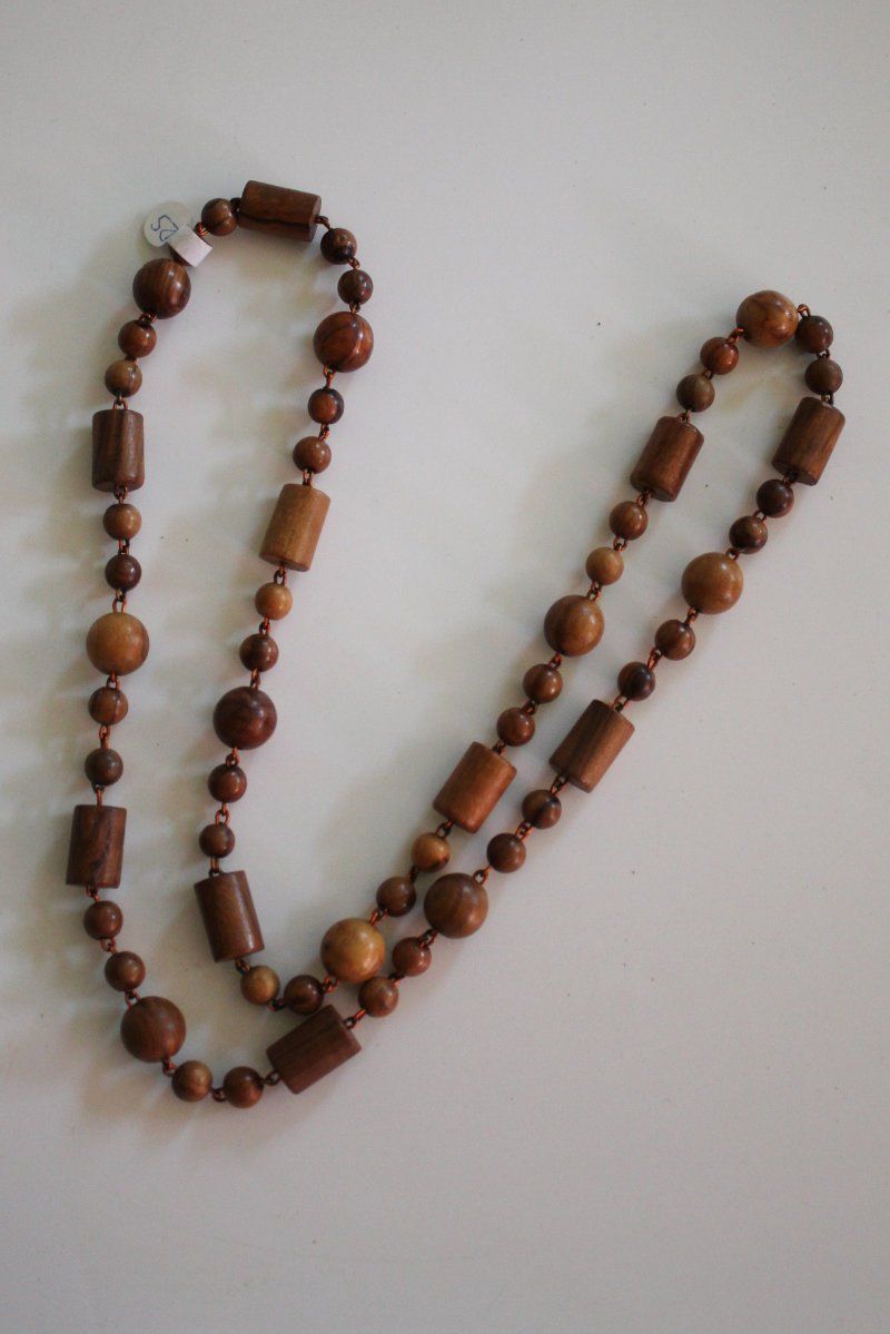Colliers: Modeschmuck - Holz-Halskette vintage – D'occasion à Weggis par daisyflower