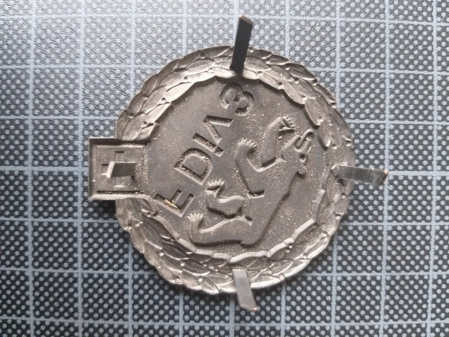 Placchette & Badge: Béretemblem Felddivision 3 Variante 1 – Nuovo (secondo la descrizione) da Bauma venduto da SwissMilitaria 1