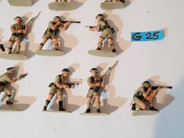 25 Soldats en plastique 5 cm peints à la main