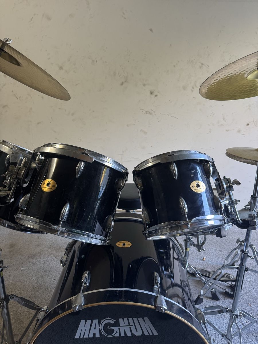 Strumenti musicali: Schlagzeug Magnum – Usato da Sigriswil venduto da Lujana04 2