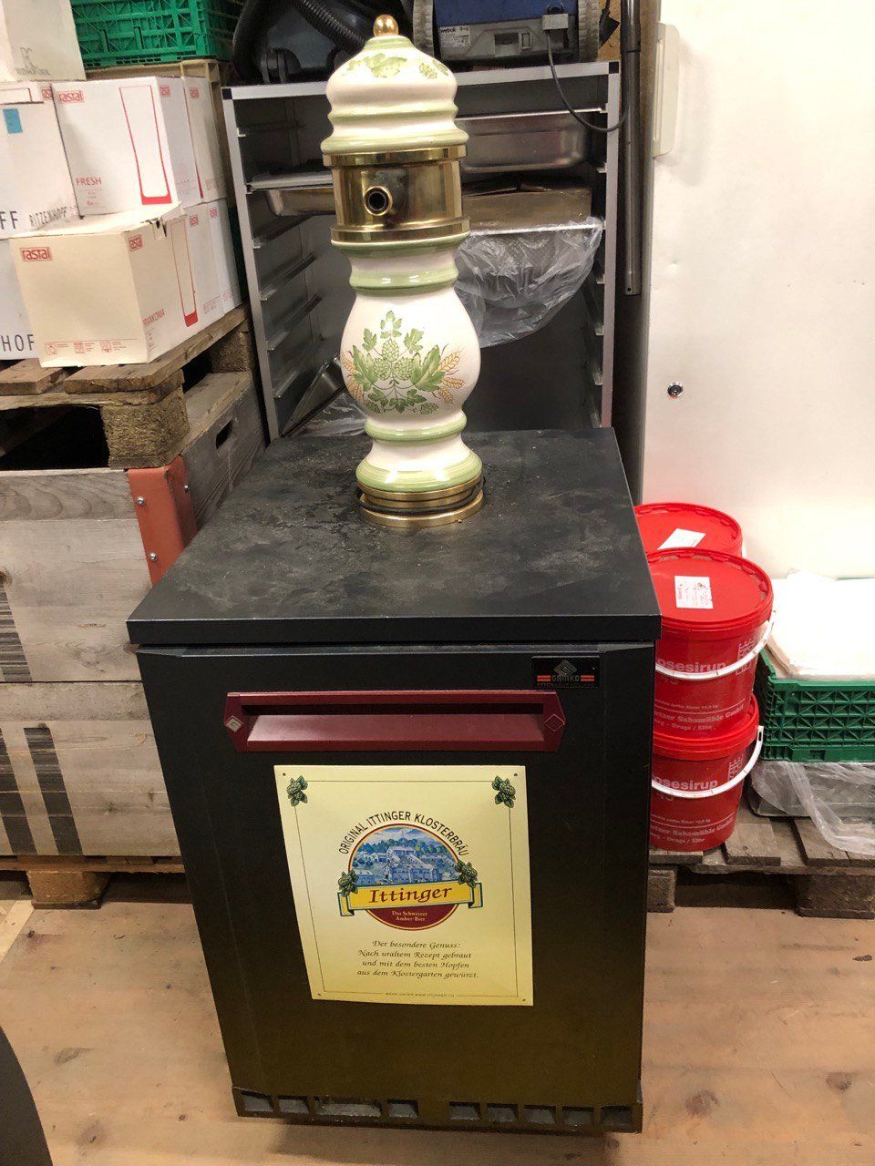 Allestimento di negozi e stand fieristici: Bierzapfanlage – Usato da Turbenthal venduto da ovo007