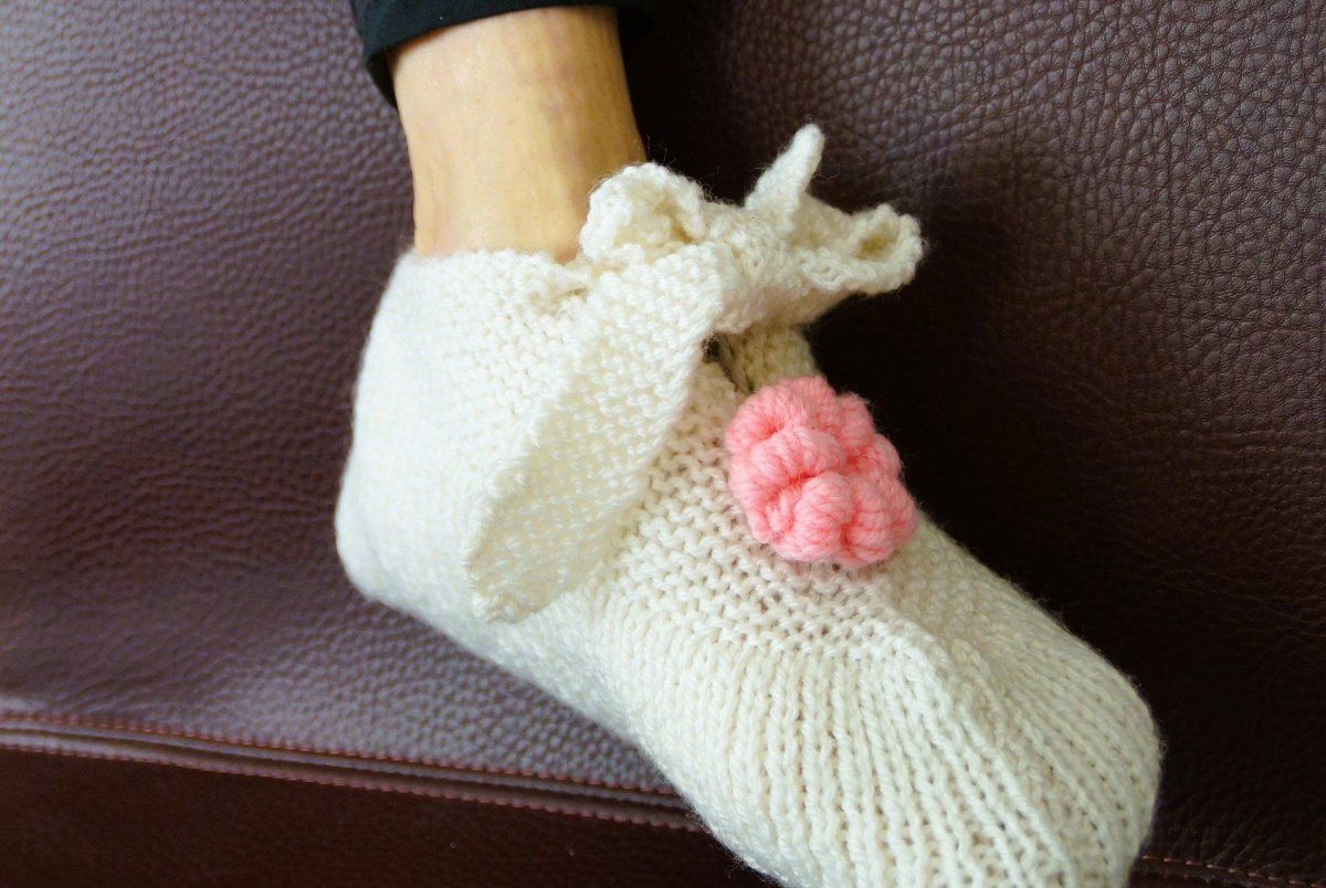 Calze: NEU Handgestrickte Bettsocken "Häschen" Gr. 38 – Nuovo (secondo la descrizione) da Altdorf UR venduto da BLACKGARLIC 1