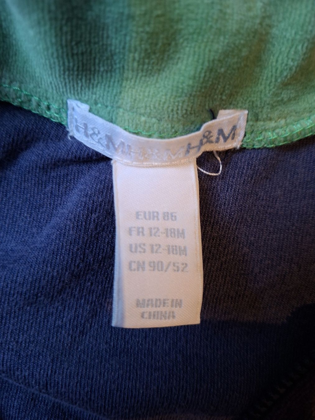 H&M Anzüge: H&M Baby Samt Trainingsanzug Gr. 86 – Gebraucht aus Klingnau von vollmond36 5