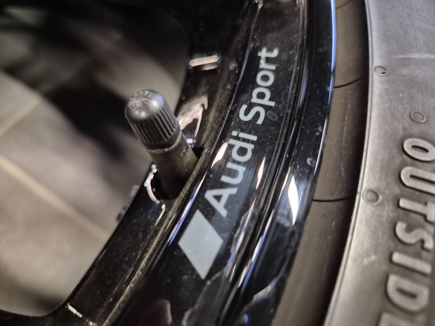 Audi Pneumatici & Ruote complete: Winterräder 20" Audi RSQ3 – Usato da Winterthur venduto da WEWi-Ersatzteile 2