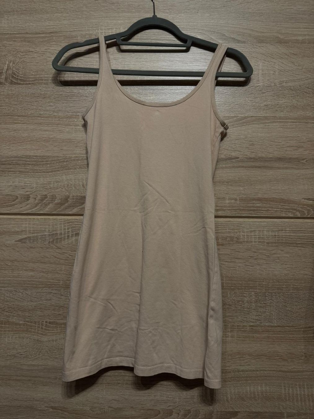Top: Long débardeur beige – Usato da Montreux venduto da Iza_81199