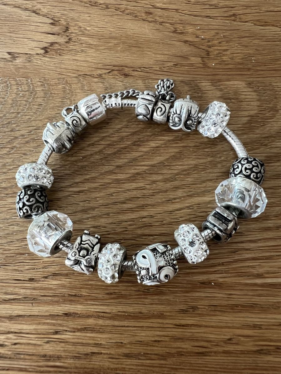 Armbänder & -reifen: Charms-Armband, silberfarben, 19 cm – Gebraucht aus Wolfwil von Poulet60