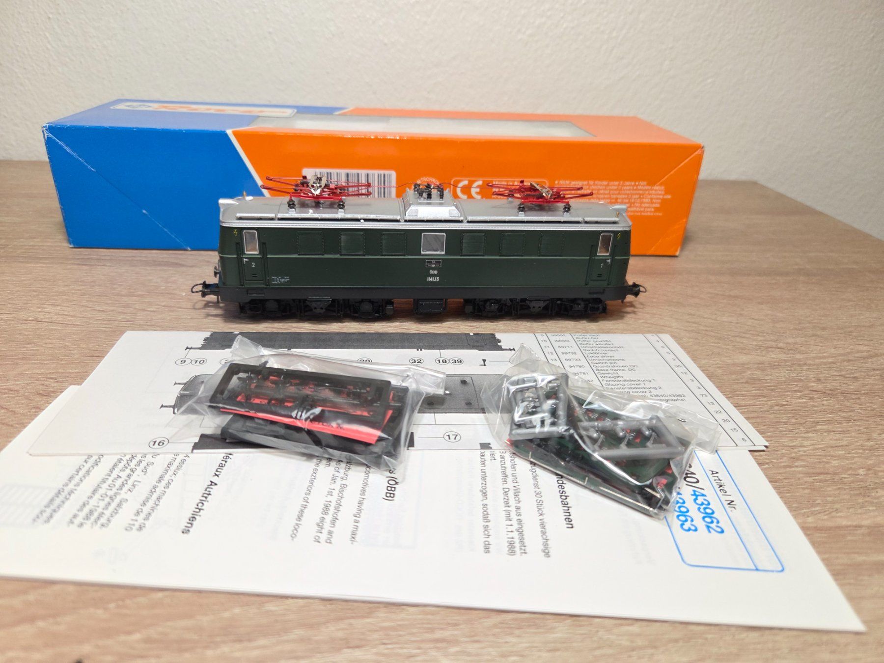 Roco Modellini di ferrovie: Roco 43962 E-Lok 1141 ÖBB H0 – Usato da St-Aubin-Sauges venduto da Lo_Go 6