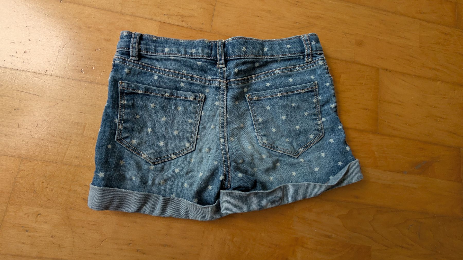 Pantaloni: Shorts – Usato da Stäfa venduto da Viviane77 1