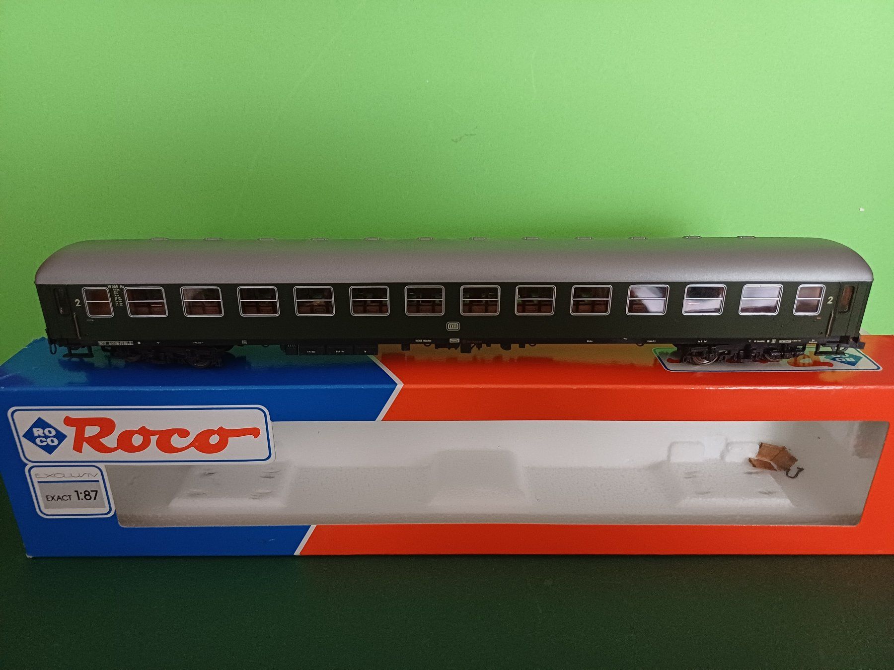 Roco Modelleisenbahnen: Roco Schnellzugwagen 2.Klasse der DB – Gebraucht aus Bassersdorf von darki77