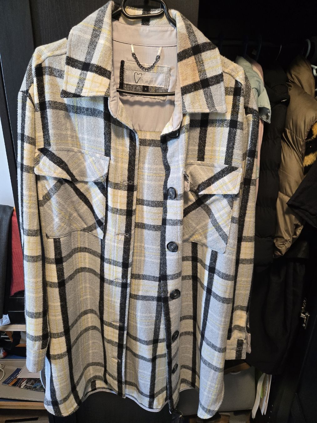 Jacken: Jacke – Gebraucht aus Möhlin von Ponjevici123