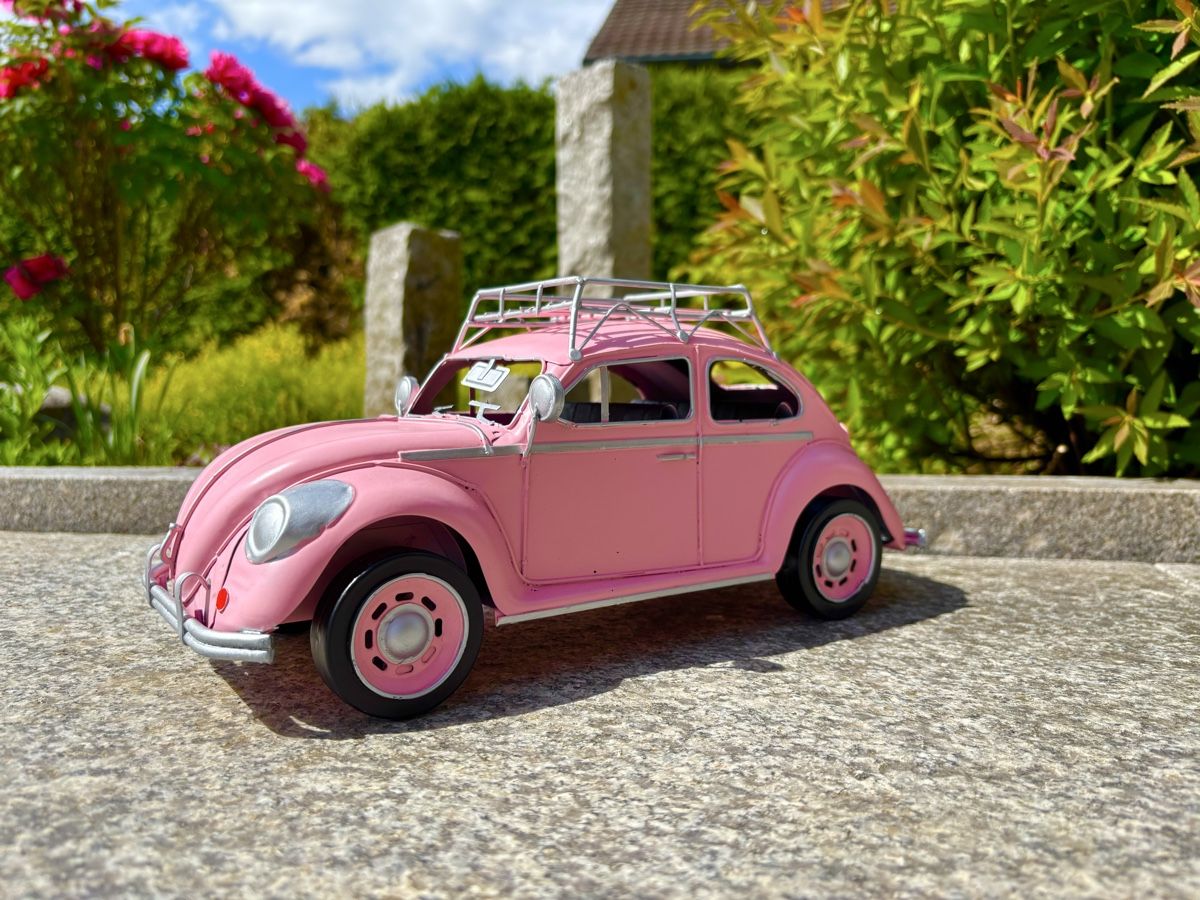 Volkswagen Modellini d'auto: VW Käfer pink aus Blech – Nuovo e nell'imballaggio originale da Langendorf venduto da Blechfahrzeuge
