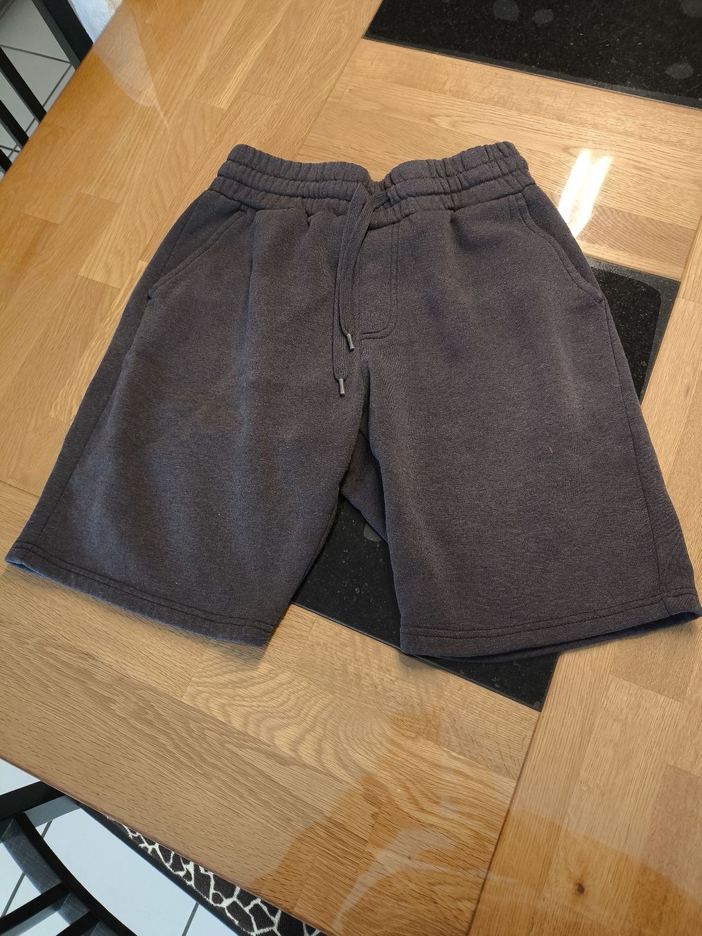 Hosen: Kurze Trainer-Hose Gr.XS – Gebraucht aus Burgdorf von Ropajesi